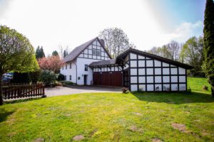 01_Haus_Front