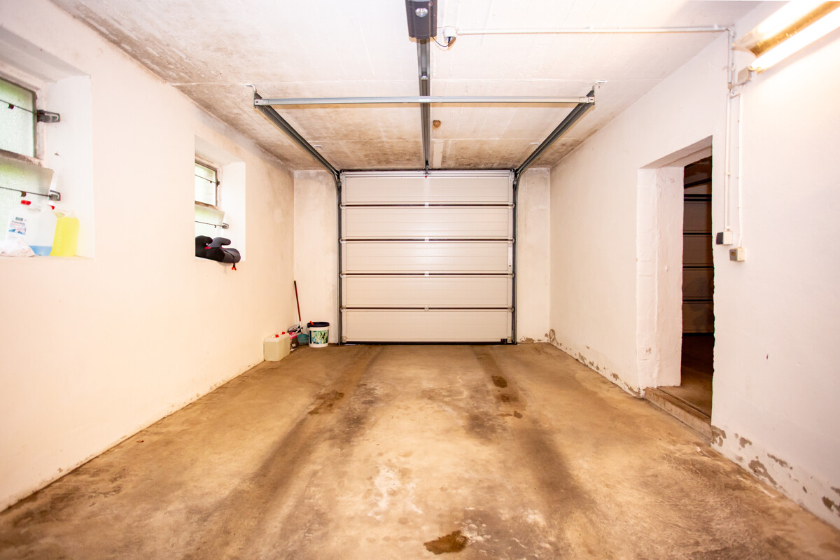 X_Garage_1